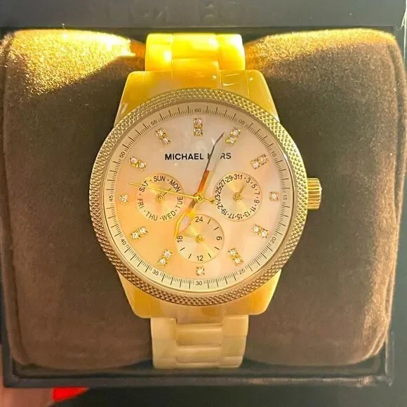 Michael Kors Tortoise Band Watch - Picture 2 of 4